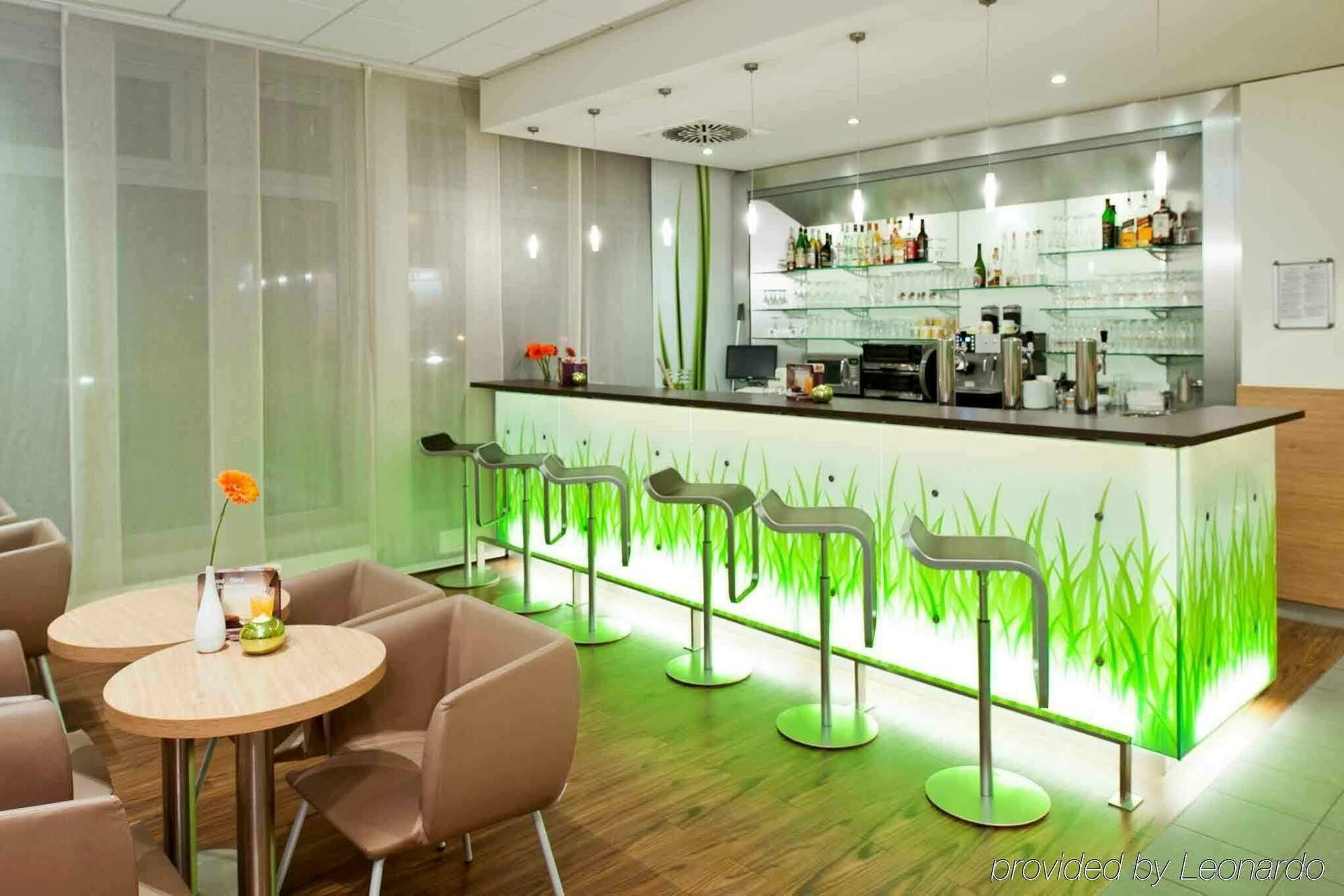 Me And All Hotel Berlin East Side, By Hyatt Bagian luar foto
